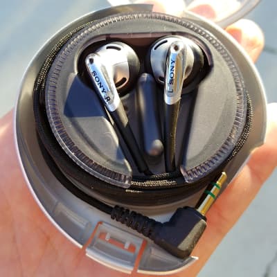 Sony MDR-ED31 LP Dynamic Earphones image 2