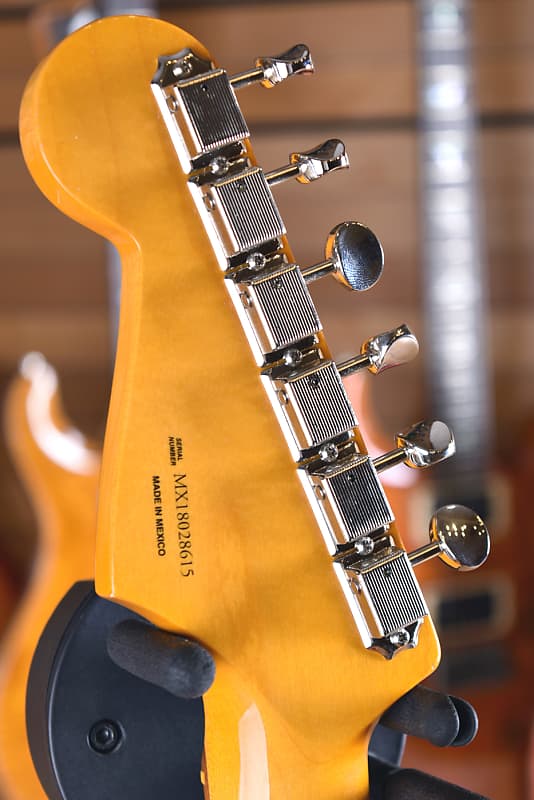 ギター Fender Mexico Stratocaster Lacquer Fender Eric Johnson Stratocaster Rosewood Tropical Turquoise