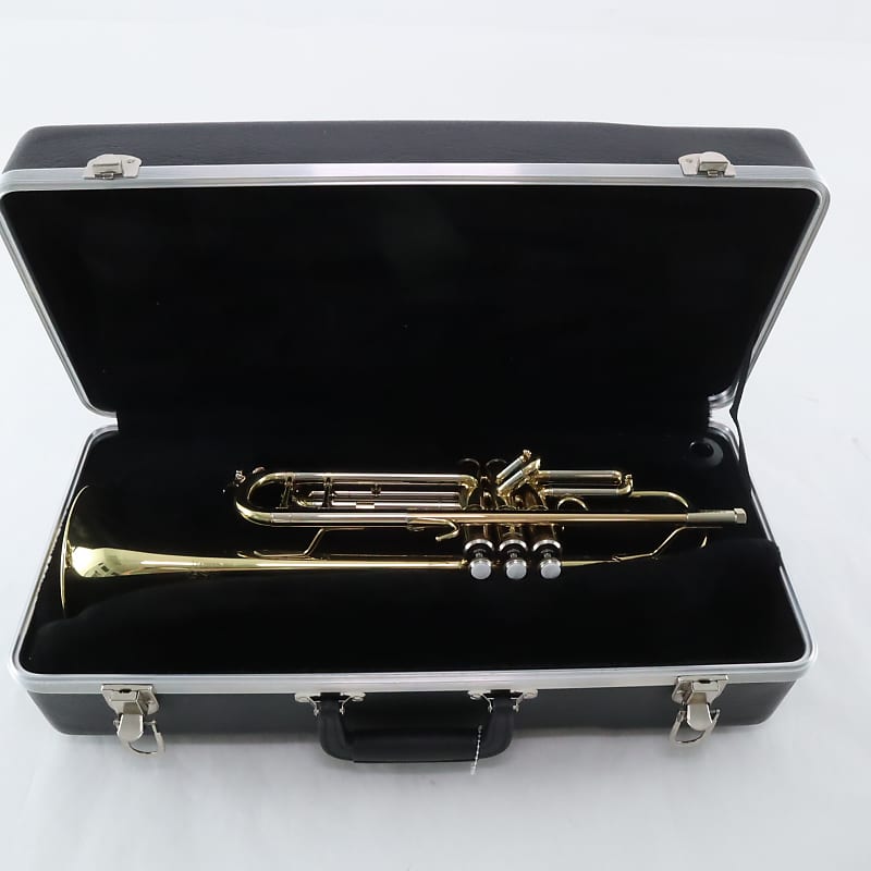 Bach Model BTR301 Student Bb Trumpet SN T03319 EXCELLENT