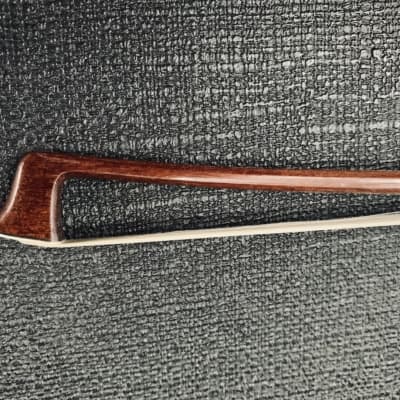 A very fine German violin bow by Pfretzschner image 4
