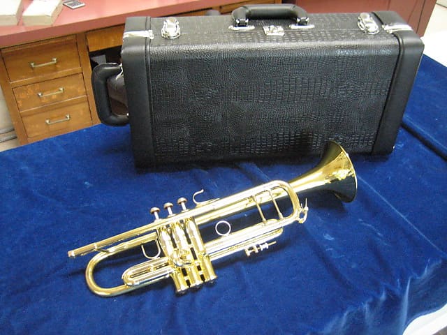 Bach Early Elkhart Strad 180-37 Bb Trumpet 1968 brass / lacquer 