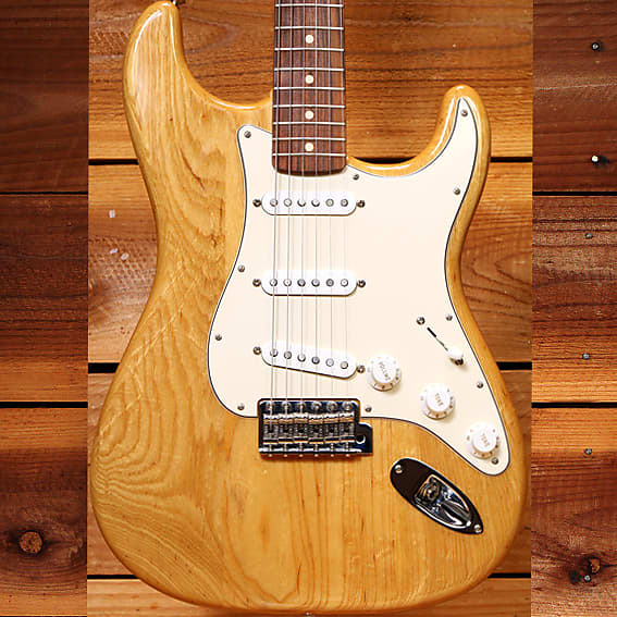 Fender Classic Series '70s Stratocaster | Reverb Canada