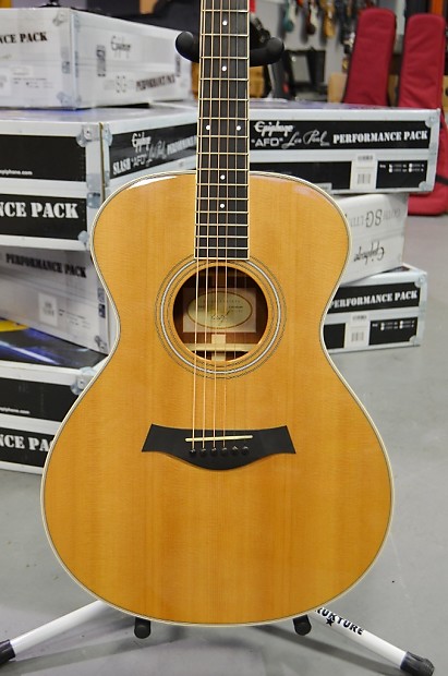 Taylor GC3 Grand Concert w Original Hardshell Case