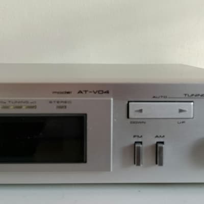 Akai AT-V04 AM/FM Stereo Digital Synthesizer Tuner 1980 image 4