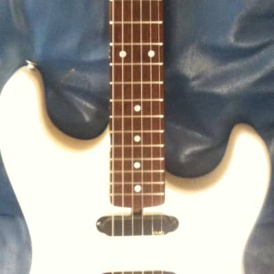 Fingerbone Stratocaster copy 1980 - pearlwhite image 3