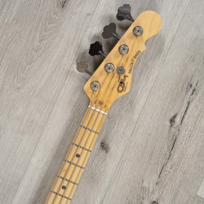 G&L Fullerton Deluxe Fallout Short Scale Bass, Maple Fretboard, Grey Pearl image 8