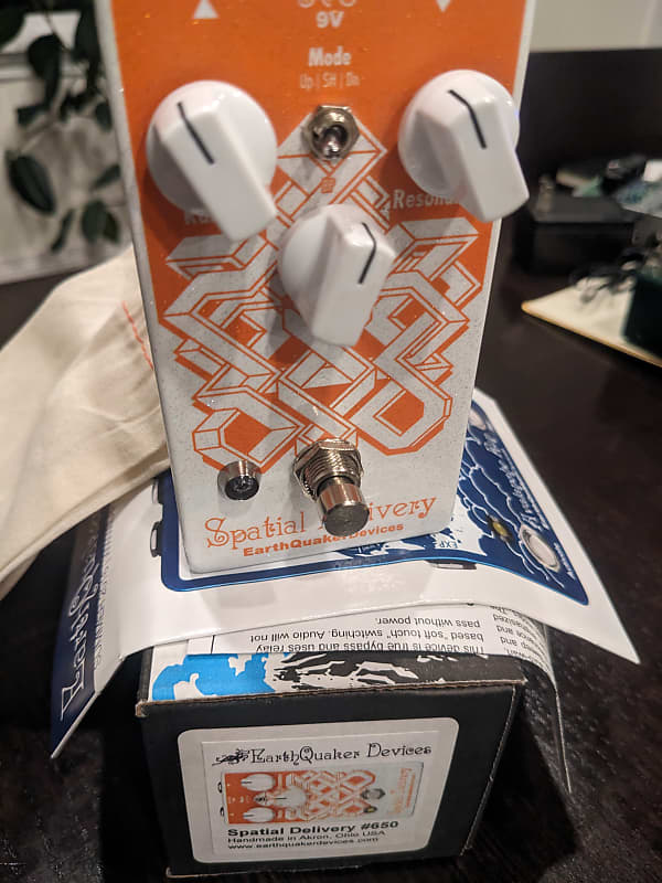 EarthQuaker Devices Spatial Delivery Sample & Hold Envelope Filter 2016 -  2017 - White Sparkle / Orange Print