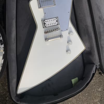 Tommy Thayer Explorer 2018 -2019 White Pearl image 9