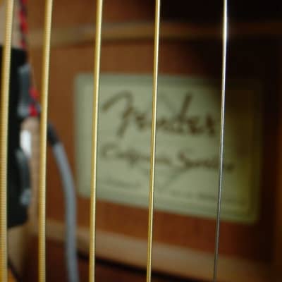 Fender USA Select Kingman V Acoustic Electric Guitar - Sunburst Includes Case image 3