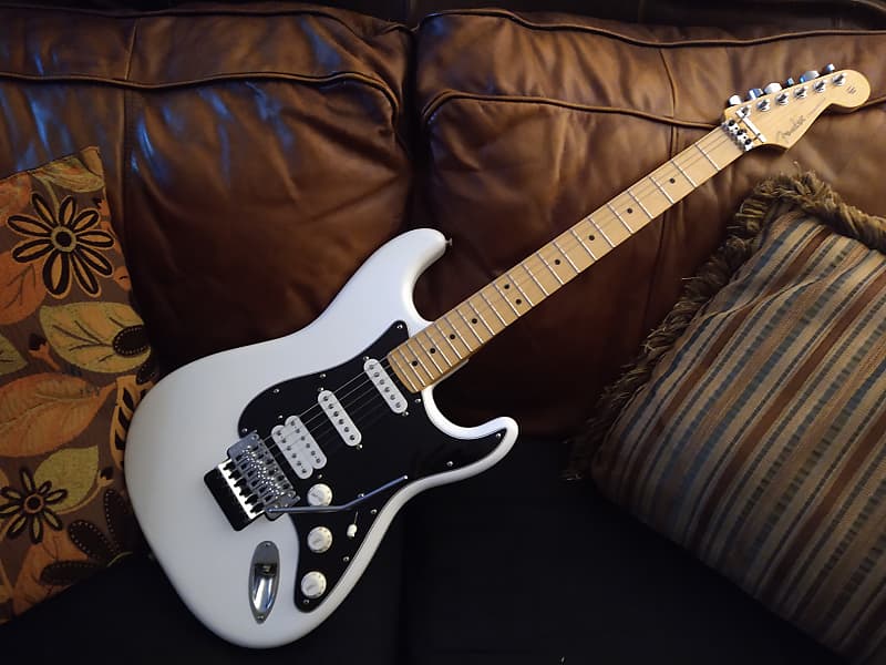 Fender Stratocaster 2020 Polar White image 1