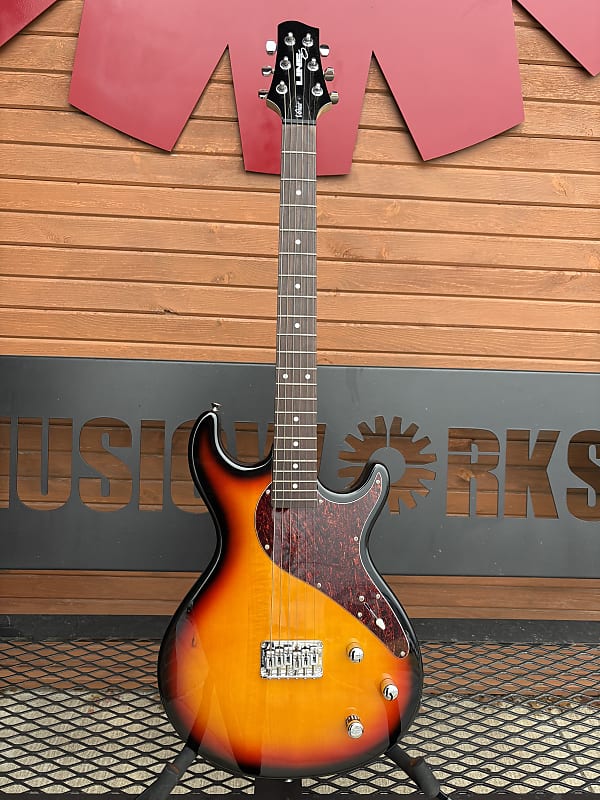 Line 6 Variax 500 Sunburst | Reverb