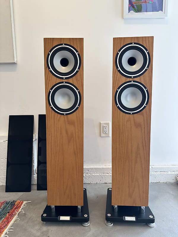 Tannoy Revolution XT 6F 2018 - Medium Oak  			