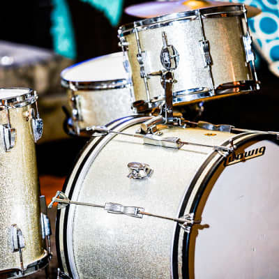 Ludwig Club Date 1966 Drum Set w/ 1968 Blue Note Floor Tom – Vintage Players Kit – Excellent Setup w/ Vintage Hardware image 4