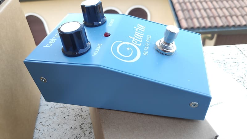 【新品】BEHRINGER Octavia Octave Fuzz Behringer Octavia Octave Fuzz Pedal