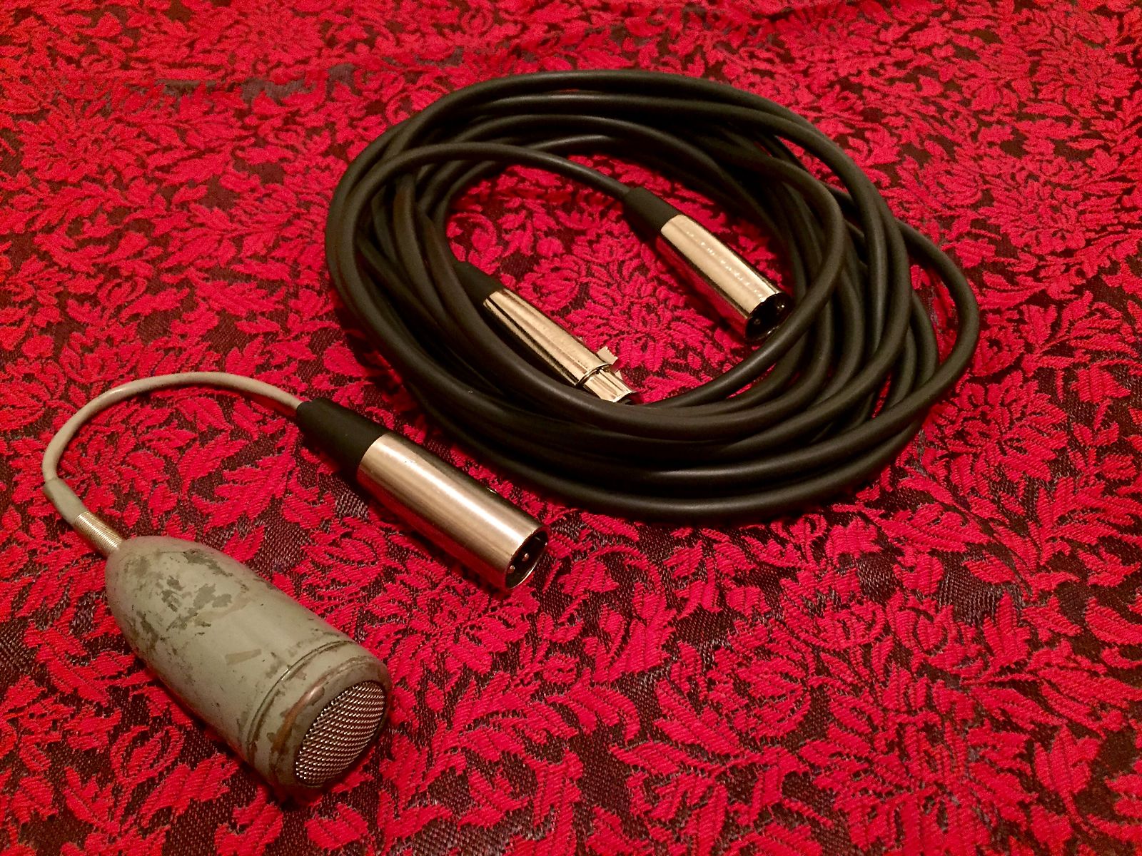 ElectroVoice 624 Omnidirectional Dynamic Lavalier Microphone Reverb