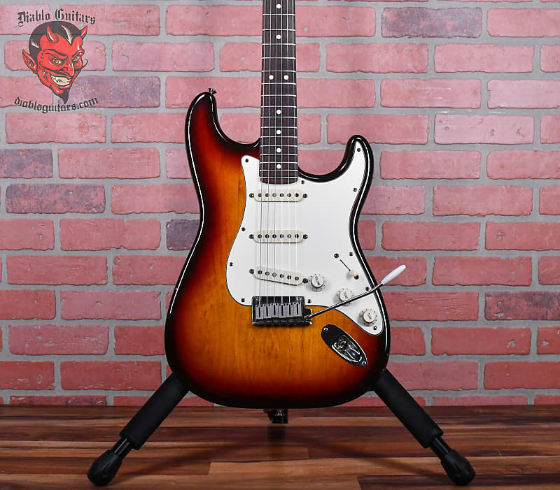 Fender USA 1983〜1984年製Stratocaster 稀少品 Fender USA 1983〜1984年製Stratocaster 稀少品 Fender Standard