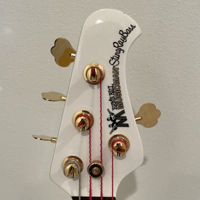 Music Man Stingray Classic Limited Edition Gilded White 2012