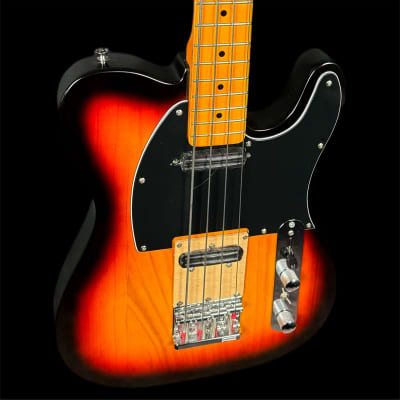 Retrovibe Tele 30” Short Scale Bass Guitar in 3 Tone Sunburst image 3