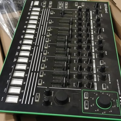 Roland AIRA TR-8 Rhythm Performer Drum Machine 2014 - Present - Black