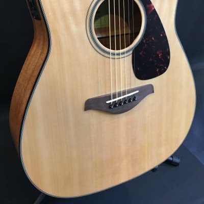 Yamaha FGX800C Solid Top Cutaway Acoustic-Electric Guitar Gloss Natural Finish image 3