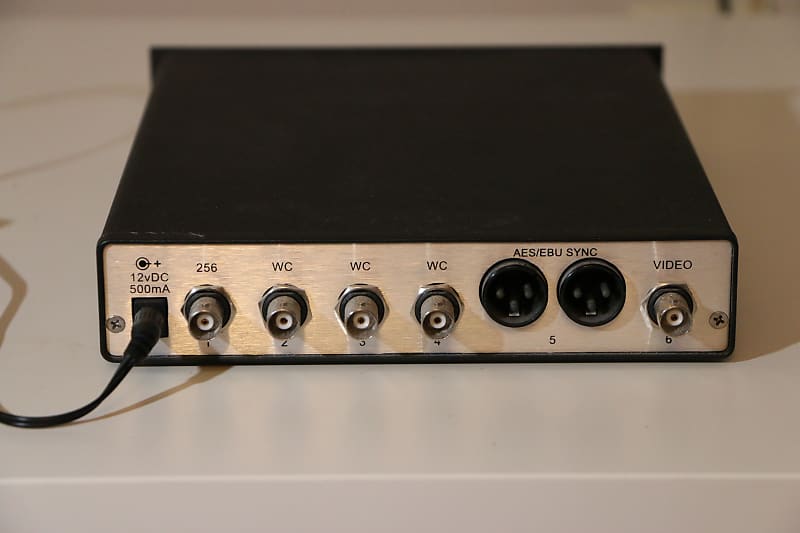Aardvark AardSync II 96kHz Master Clock Generator, Power