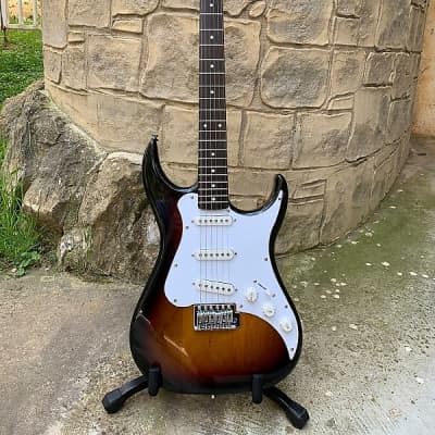 AXL AS-750 Headliner Stratocaster 2000s NOS Sunburst for sale