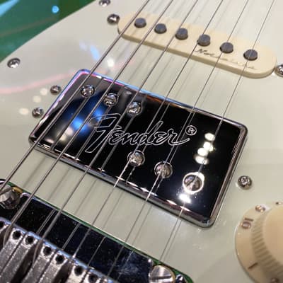 Fender Player Plus Stratocaster HSS  2022 Cosmic Jade image 9