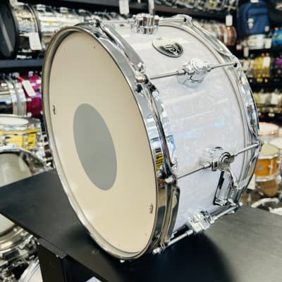 Used DW Performance 6.5x14 Snare Drum (White Marine) image 6