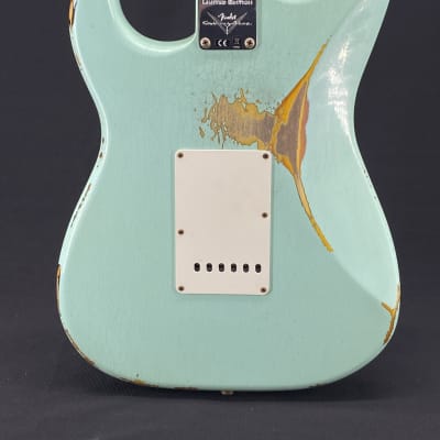 Fender Custom Shop Limited Edition 1967 Strat Heavy Relic in Aged Surf Green over 3-Tone Sunburst image 4