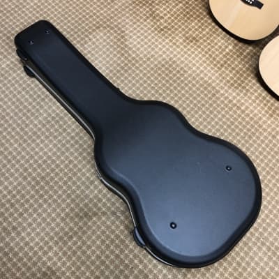 Road Runner RRMADN ABS Molded Dreadnought Acoustic Guitar Hardshell Case image 7