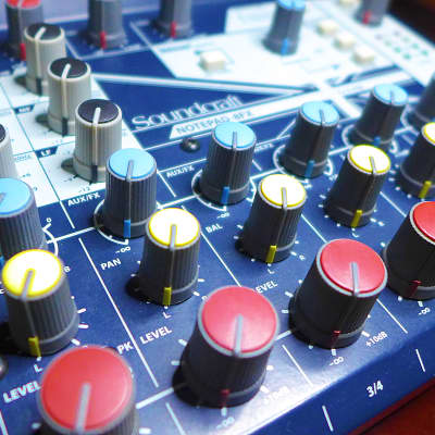 Notepad-8FX, Soundcraft - Professional Audio Mixers