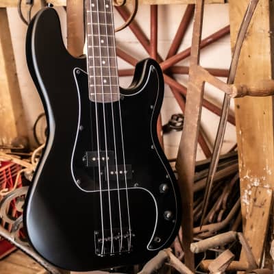 Sawtooth Left-Handed EP Series Electric Bass Guitar with Gig Bag & Accessories, Vintage Burst w/ Tortoise Pickguard image 14