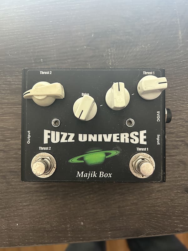 Majik Box Fuzz Univerze 2015-2020 - Black | Reverb