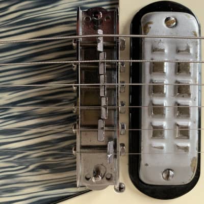 Vintage 1963/64 Welson Electric Guitar, 2 Humbuckers and Tremolo, 24.5″ (622mm)  scale, 22 frets image 11