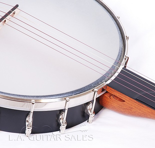 Resoluute banjo shop