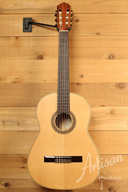 Hofner HM 83 Classical Guitar Spruce and Aningre Pre Owned
