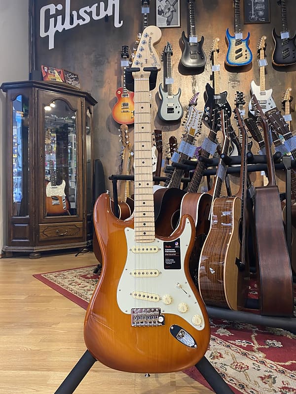 Fender American Performer Stratocaster with Maple Fretboard Honeyburst image 1