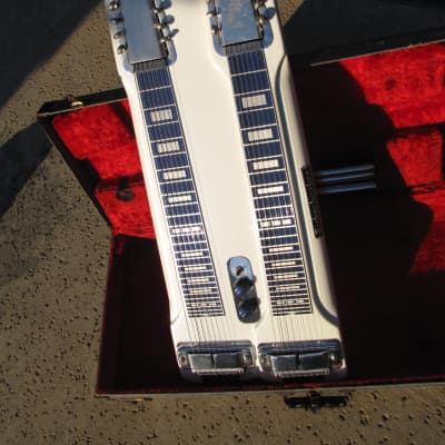 Rickenbacker DW Dual 8 1956 NAMM example "one off" 1956 White / Blue boards image 5