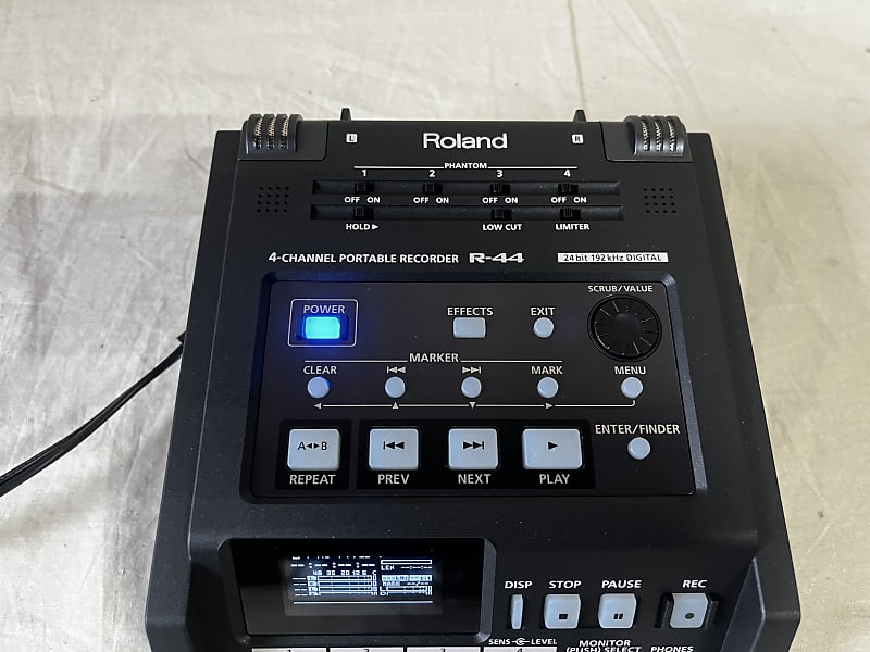 Edirol Roland R-44 Solid-State Four-Channel Portable Field Edirol Roland R-44 Solid-State Four-Channel Portable Field