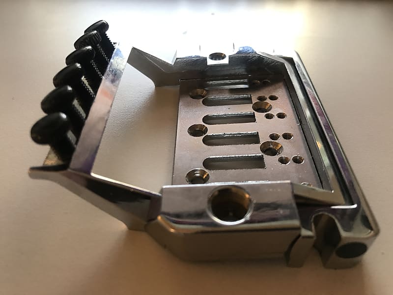 Yamaha Rockin' Magic Pro (RM-PRO) tremolo base with fine