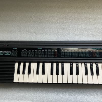 Yamaha PSS-130 PortaSound Electronic Keyboard Synth