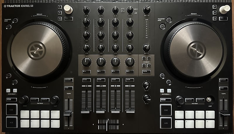 Native Instruments Traktor Kontrol S3 DJ Controller 2019