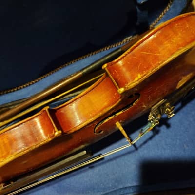 Antique Joseph Guarnerius 1/2 size Violin. Germany. Fecit Cremonae Anno 1730. image 10