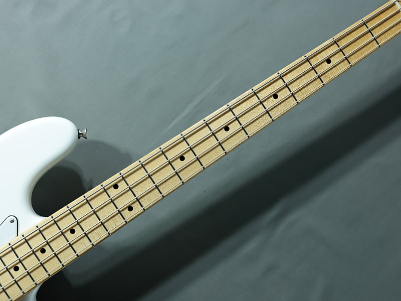 Freedom Custom Guitar Research Retrospective PB 4st 2024