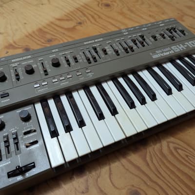 Roland SH-101 with Tubbutec MIDI sh1oh1
