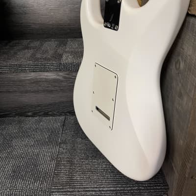 Fender Player Series Stratocaster White image 6