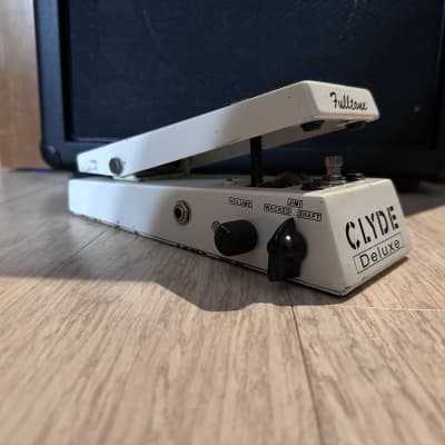 【White ver. MOD】Clyde Wah Fulltone Fulltone Clyde Deluxe Wah 2000s - White | Reverb