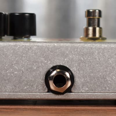 Electro-Harmonix EHX Soul Food Distortion Fuzz Overdrive Pedal & AC Adapter image 6
