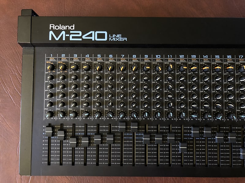 Roland M-240 Line Mixer