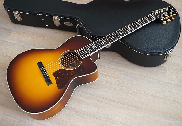 Collings C 10 Deluxe Cutaway Custom Sunburst